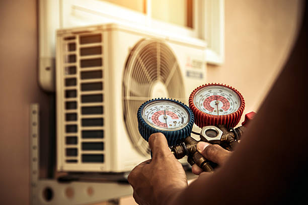 Professional Hvac Installation technician working in Cedar Grove, FL
